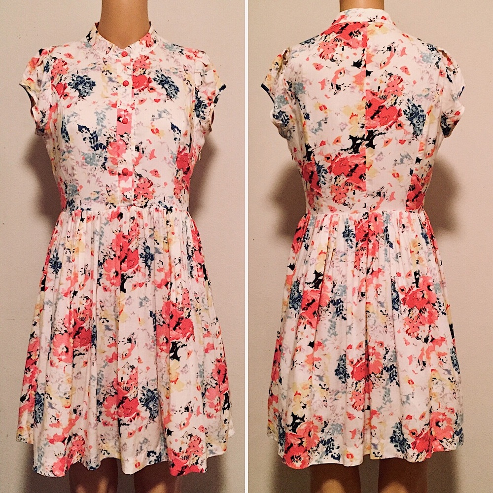 Plastic Island Daytime Floral Dress - Picture 5 of 16